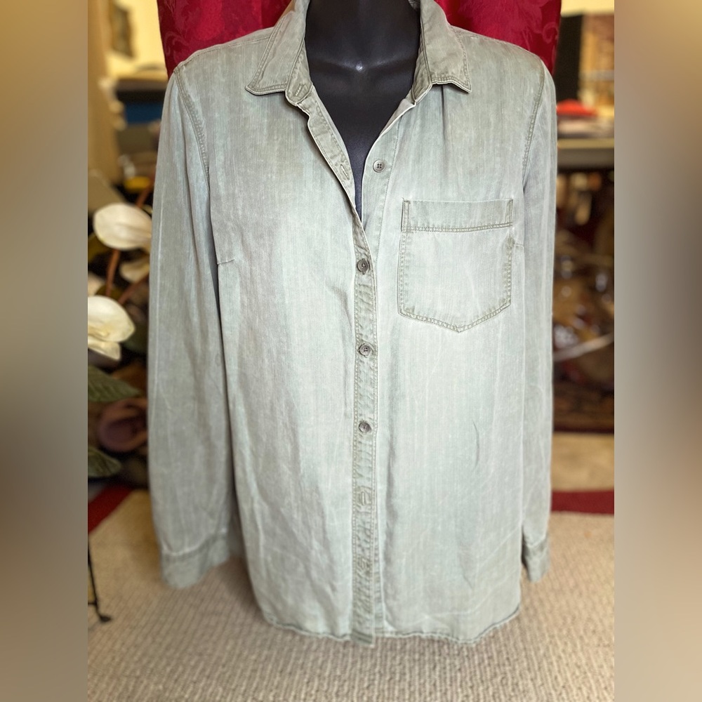 Old Navy classic jeans shirt